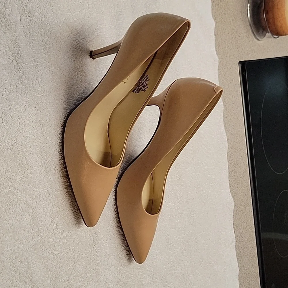 Nine West classic pointed